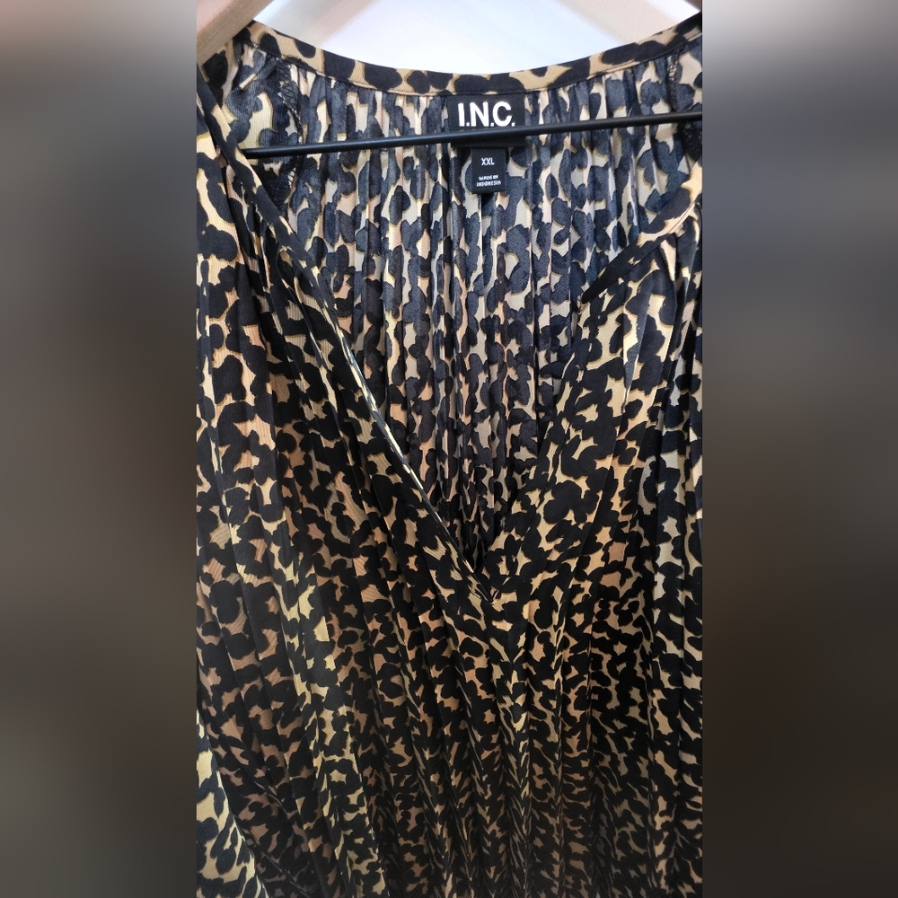 INC Leopard Pleated Print Top - Picture 6 of 8